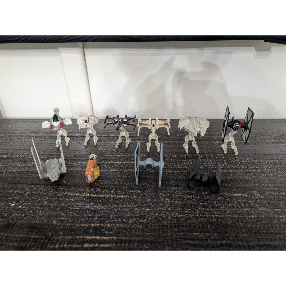 Star Wars Hot Wheels Lot of 10 ships - Includes some STANDS